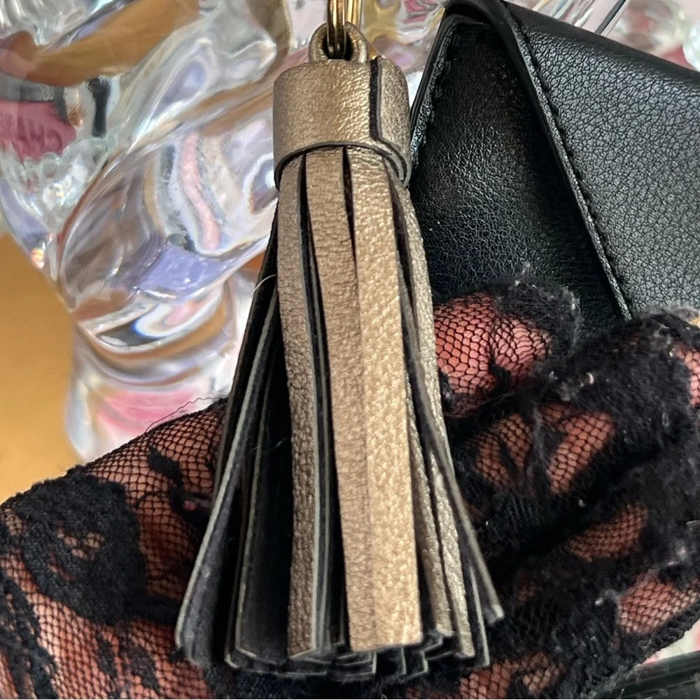 Coach tag with unbranded card holder  keys chains